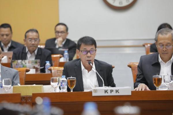 Ketua KPK Nawawi Pomolango mengatakan 43 di antaranya terkait korupsi pengadaan barang dan jasa.