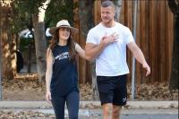 Buku dan Lagu Imagine Dragons Membuat Hubungan Dan Reynolds dan Minka Kelly Jadi Dekat