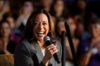 Sekutu Trump Intensifkan Serangan terhadap Harris Seiring Isu soal Pengganti Biden