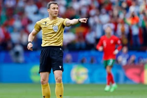 Feliz Zwayer telah ditunjuk untuk memimpin pertandingan Inggris vs Belanda di semifinal Euro 2024.