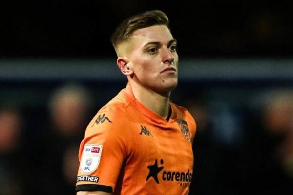 Ipswich Town resmi mendatangkan penyerang Manchester City, Liam Delap, senilai 20 juta atau Rp409 miliar, yang memiliki klausul penjualan kembali (buyback) sebesar 20 persen.
