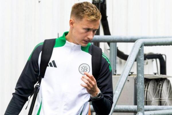 Celtic merampungkan pembelian penjaga gawang terbaik divisi ketiga Inggris, Viljami Sinisalo, dengan kontrak berdurasi lima tahun ke depan.