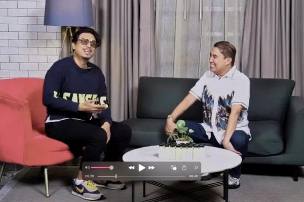 Abah Otong menangkal keras isu soal dirinya terapi pria dengan gunakan silikon.