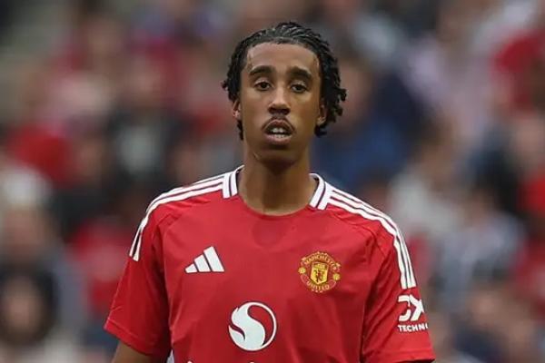 Kaki kaca ialah istilah yang diberikan penikmat sepak bola kepada pemain yang rentan cedera