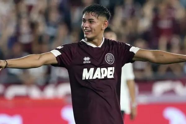 Liverpool diikabarkan tertarik mendatangkan bek sayap muda Atletico Lanus, Julio Soler, pada bursa transfer musim panas ini.