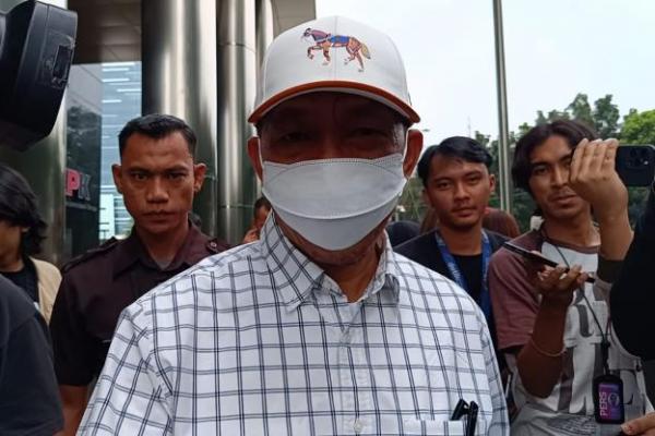 Hal itu disampaikan Kuntu usai diperiksa penyidik sebagai saksi kasus Abdul Gani Kasuba.