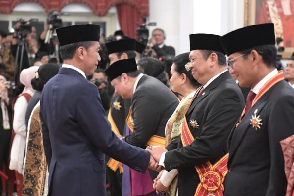 Ketua MPR Terima Tanda Kehormatan Bintang Mahaputera Adipradana