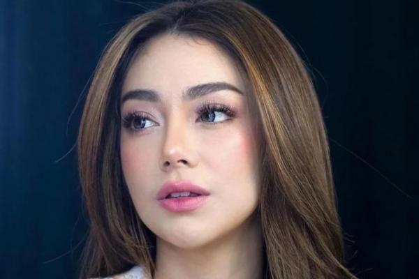 Celine Evangelista langsung merespon saat mengetahui mantan suaminya Stefan William punya anak dari Ria Andrews.
