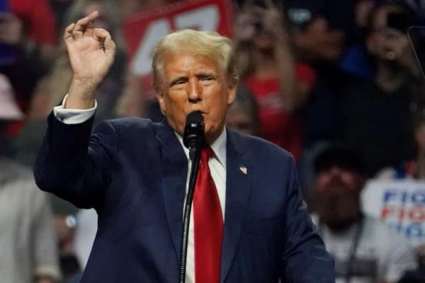 Hakim Diminta Pertimbangkan Penangguhan Kasus Trump hingga Selesai Menjabat