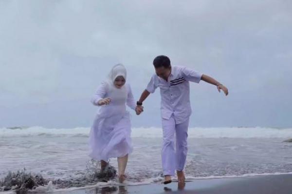 Sukses dengan single viral berjudul