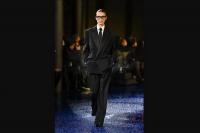 Vakum 2 Tahun Fokus pada Kesehatannya, Bella Hadid Comeback ke Runway Paris Fashion Week