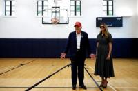 Pilpres AS, Melania Trump Tampil Modis dengan Gaun Dior Daur Ulang