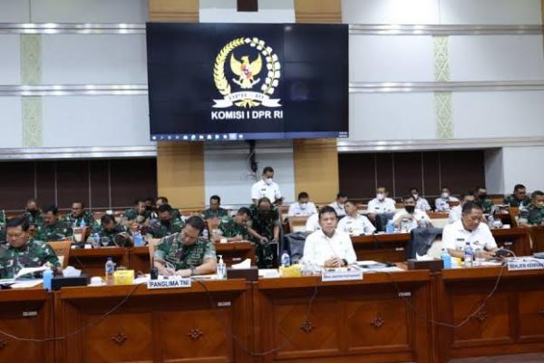 Kemitraan harus kita bangun sebaik-baiknya, kita ada di bawah Koorpolkam (Koordinator Politik dan Keamanan). Selain membahas program dan Pilkada, rapat ini juga akan membahas hal-hal lain.