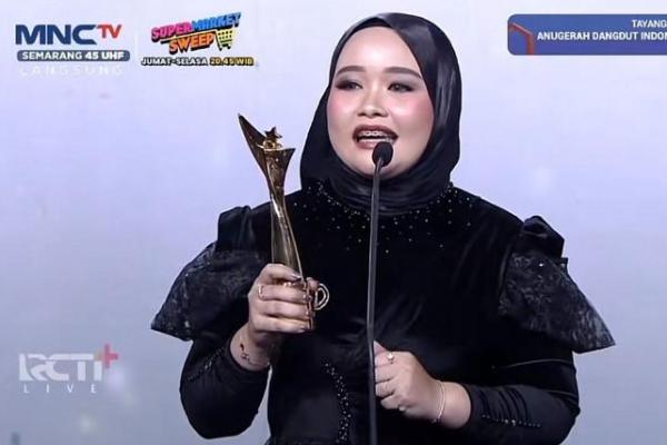 Pedangdut pendatang baru asal Subang, Sara Rahayu sabet penghargaan Anugerah Dangdut Indonesia (ADI) 2024