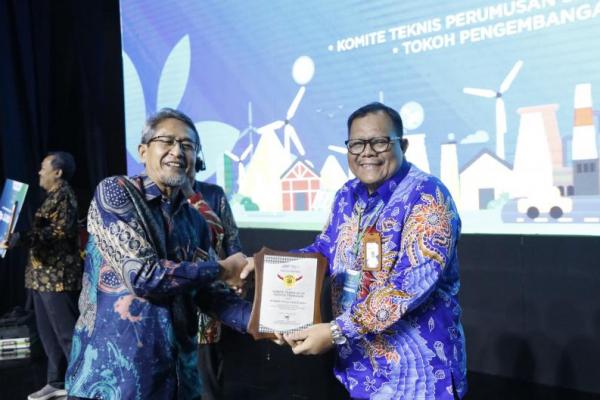 Kementerian Kelautan dan Perikanan (KKP) berkomitmen mengembangkan standar produk perikanan, usai meraih penghargaan Herudi Technical Committee Award (HTCA) 2024 yang diselenggarakan oleh Badan Standarisasi Nasional (BSN).