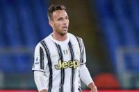 Tak Pernah Dimainkan Juve, Agen Tawarkan Arthur ke Girona