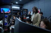 Darurat Militer Korsel Mencakup Kontrol Media, Penyiar  Kim Ou-joon Bersembunyi