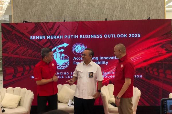 Kementerian Pekerjaan Umum (PU) mengajak industri semen untuk menghasilkan green cement yang ramah lingkungan