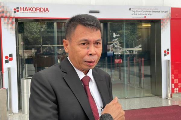 Nawawi mengaku membereskan barang-barangnya ketika hari libur
