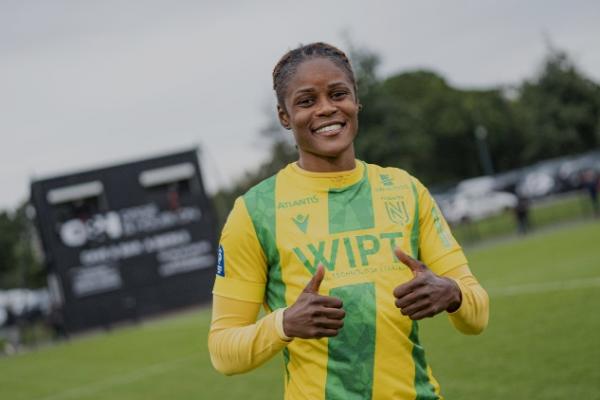 Penyerang tim perempuan FC Nantes, Kelly Gago, mengumumkan kepindahan resminya ke Everton, yang akan terlaksana pada bursa transfer musim dingin mendatang.