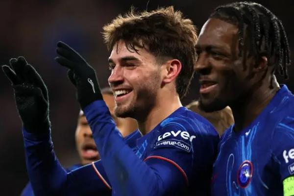 Marc Guiu menjadi bintang Chelsea saat menghajar Shamrock Rovers 5-1 di Piala Carabao pada Jumat (20/12). Tiga gol The Blues lahir dari mantan penyerang Barcelona tersebut.