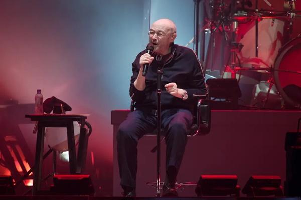 Vokalis Genesis Phil Collins Terkejut Dirinya tak Bisa Bermain Drum Lagi 