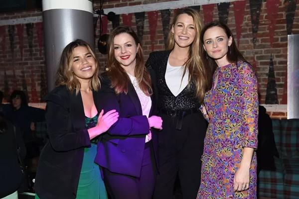Bersahabat Lebih dari 20 Tahun, Para Pemeran The Sisterhood of the Traveling Pants Dukung Blake Lively