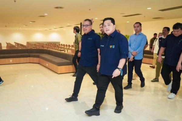 Menteri Badan Usaha Milik Negara (BUMN) Erick Thohir meninjau progres pengembangan Terminal 2F Bandara Internasional Soekarno-Hatta yang direncanakan jadi terminal khusus untuk jamaah umrah dan haji.