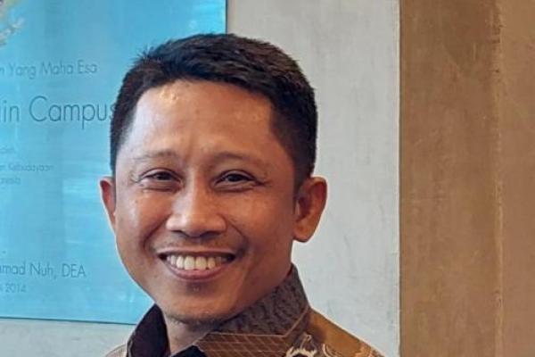 Salah satu layanan Oval adalah WhatsApp Official centang biru, yang diperuntukkan bagi perusahaan dan instansi. Pihaknya mengoptimalkan layanan ini dengan mengintegrasikan WhatsApp dengan chatbot