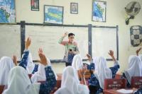 Program Pemenuhan Kualifikasi Guru Utamakan Kuliah Daring
