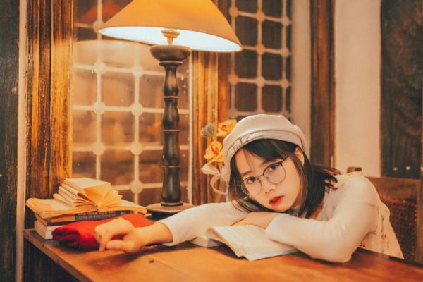 Introvert memiliki karakteristik unik yang bisa menjadi kekuatan luar biasa jika dimanfaatkan dengan baik, meskipun tetap ada tantangan yang perlu dihadapi