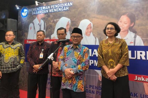 Kementerian Pendidikan Dasar dan Menengah (Kemendikdasmen) resmi mengumumkan perubahan nama Penerimaan Peserta Didik Baru (PPDB) menjadi Sistem Penerimaan Murid Baru (SPMB)