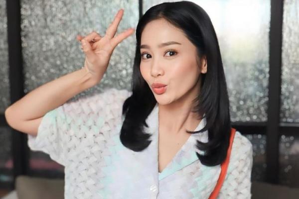 Dua orang jadi tersangka dalam kasus dugaan penipuan terhadap korban artis Bunga Zainal.