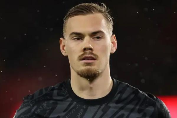 Manajer Chelsea, Enzo Maresca, telah menunjuk Filip Jorgensen sebagai penjaga gawang utama klub.