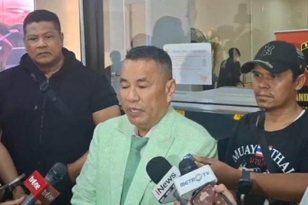 Pengacara Hotman Paris Hutapea hadir di Bareskrim Polri untuk memenuhi panggilan sebagai saksi.