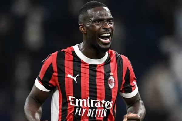 Bek AC Milan, Fikayo Tomori, menanggapi rumor yang mengaitkan dirinya akan kembali ke Liga Premier untuk bergabung dengan Tottenham Hotspurs, pada bursa transfer musim dingin lalu.
