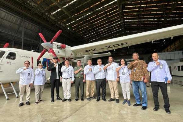 Kemhan memesan 6 unit pesawat N219 kepada industri pertahanan dalam negeri tersebut.