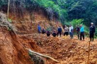 Dua Penambang Emas Ilegal Diduga Tertimbun Longsor di Tambang Cijahe