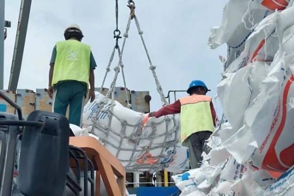 Pelindo Multi Teminal juga membuka luas peluang untuk bersinergi dan berkolaborasi dengan berbagai pihak dalam melakukan modernisasi pelabuhan.
