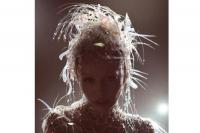 Estetik, Inilah Penampakan Miley Cyrus di Sampul Album Terbaru Something Beautiful