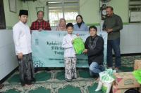 Forwatan Bagikan Produk Sawit ke Ratusan Yatim Piatu