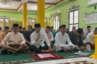 Lebaran di Rempang, Mentrans Serahkan 1.000 Bingkisan dari Presiden 