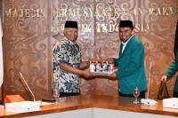 Pertemuan MPDI dengan NGO Pro Palestina, HNW Dorong Pesantren Lanjutkan Peran Sejarah dan Sinerginya
