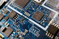 Gunakan Payung Keamanan Nasional, Trump Siapkan Tarif Farmasi dan Chip