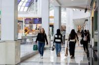 Jajak Pendapat Menyebut Tarif Trump Membuat Peluang Resesi Melonjak hingga 45%