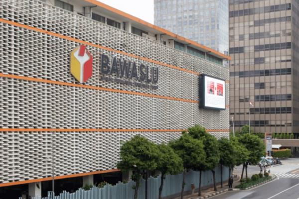 Bawaslu akan memastikan kejelasan status hukum dari hasil OTT tersebut, apakah akan diproses melalui jalur laporan masyarakat atau sebagai temuan resmi