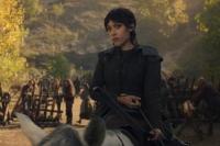 The Wheel of Time S3E7 `Goldeneyes`: Faile Bakar Semangat Perrin di Pertempuran Two Rivers