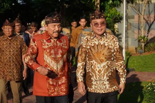 Setelahnya Dasco menonton tiga film pendek dan tari Gajah Mada di Balairung Gajah Mada. Kemudian Dasco berkeliling ke Taman Madakaripura dan memasuki Gua Suci.