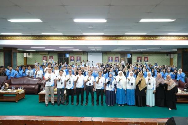 Deputi Direktur Pengawasan Lembaga Jasa Keuangan OJK Provinsi Riau, Elvira Azwan, menyoroti masih rendahnya tingkat literasi keuangan masyarakat Indonesia.