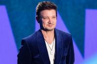 Gajinya Lebih Rendah untuk Hawkeye 2, Jeremmy Renner Sebut Disney Pelit